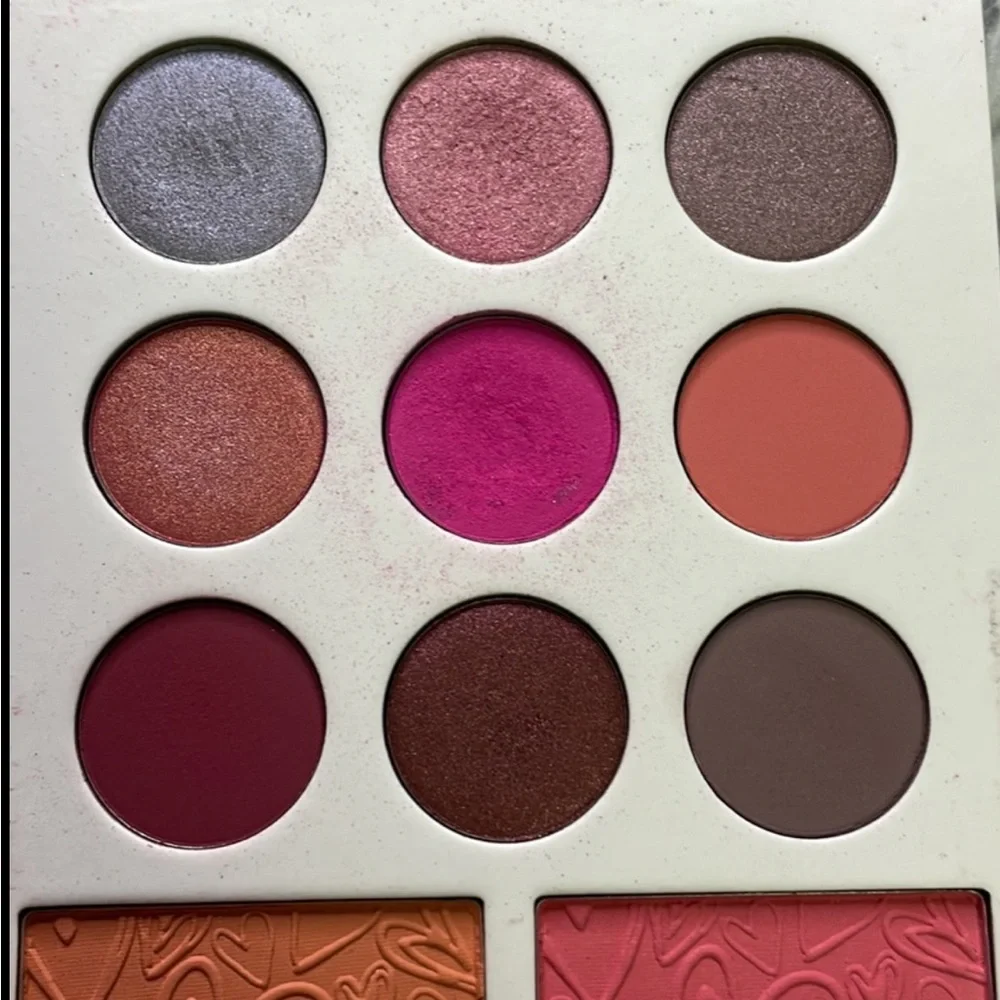 Kylie Cosmetics‎ Diary Eyeshadow Palette